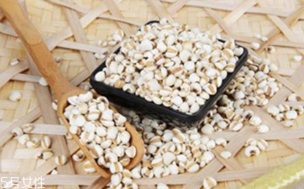 后背長(zhǎng)痘痘怎么治？這四招讓你擺脫戰(zhàn)痘路