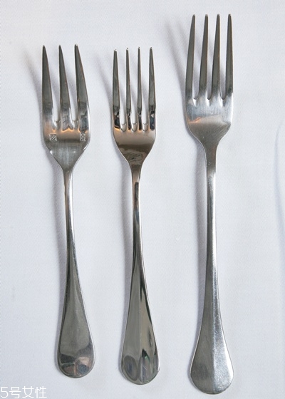 吃西餐的正確方法圖解 吃西餐的基本禮儀 吃西餐的正確方法圖解 吃西餐的基本禮儀