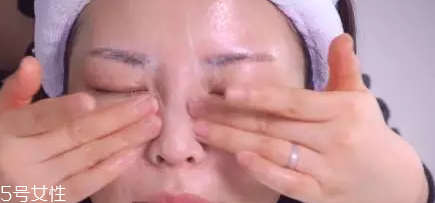 草莓鼻用什么產(chǎn)品最有效？4款產(chǎn)品讓鼻頭亮麗潔凈