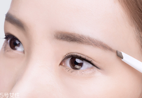 適合學(xué)生黨的自然眉筆推薦 新手修眉畫(huà)眉教程 適合學(xué)生黨的自然眉筆推薦 新手修眉畫(huà)眉教程