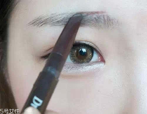 新手怎樣畫眉毛自然又好看 五種實用眉毛畫法 新手怎樣畫眉毛自然又好看 五種實用眉毛畫法