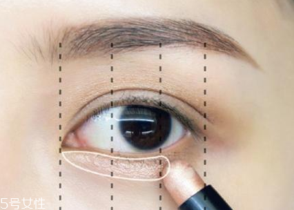 拍證件照可以化妝嗎 證件照化妝教程圖解 拍證件照可以化妝嗎 證件照化妝教程圖解