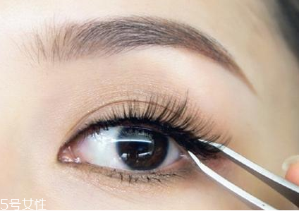 拍證件照可以化妝嗎 證件照化妝教程圖解 拍證件照可以化妝嗎 證件照化妝教程圖解