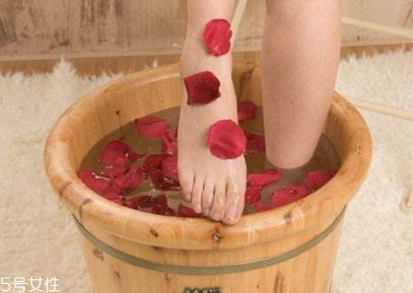 白術可以泡腳嗎 泡腳有健脾補氣的作用 白術可以泡腳嗎 泡腳有健脾補氣的作用