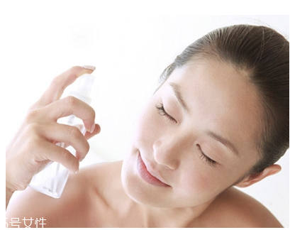 化妝后能用噴霧保濕嗎 為肌膚保持水潤度 化妝后能用噴霧保濕嗎 為肌膚保持水潤度
