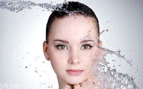 化妝后能用噴霧保濕嗎 為肌膚保持水潤度 化妝后能用噴霧保濕嗎 為肌膚保持水潤度