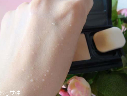 迪奧凝脂恒久粉餅好用嗎？輕薄持久適合春夏