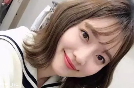 皮膚白的人染什么顏色的頭發(fā)好看？避免冷色調(diào)