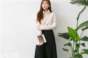 黑色長裙搭配什么上衣？自帶顯瘦效果