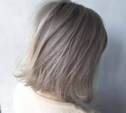 皮膚白的人染什么顏色的頭發(fā)好看？避免冷色調(diào)