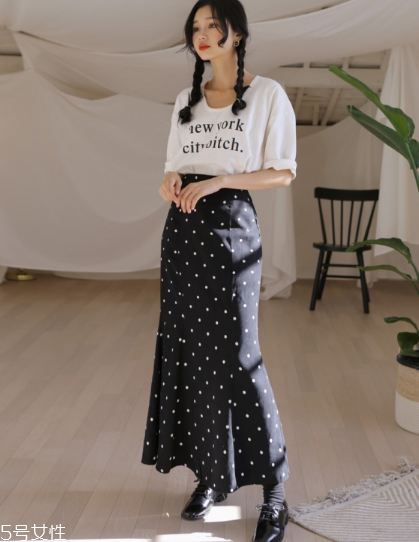 波點裙搭配什么上衣？復(fù)古混搭風(fēng)女王