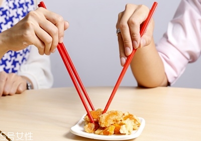 用筷子的禁忌與忌諱 用筷子的禁忌與忌諱