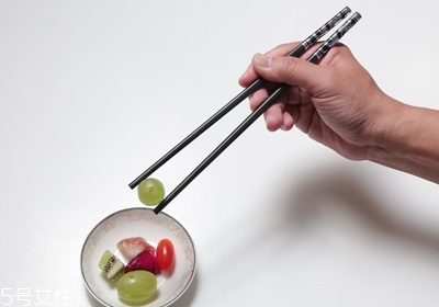 用筷子的禁忌與忌諱 用筷子的禁忌與忌諱