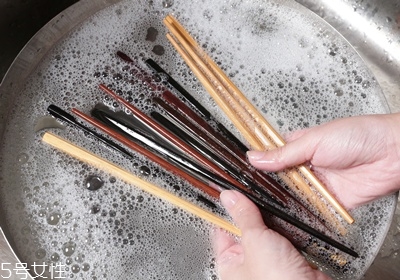 筷子什么材質(zhì)最健康 筷子的材質(zhì)解析 筷子什么材質(zhì)最健康 筷子的材質(zhì)解析