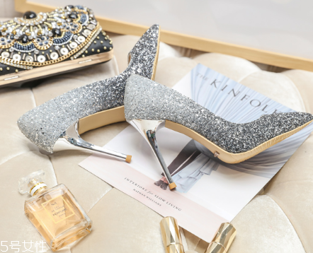 高跟鞋可以經(jīng)常穿嗎？不要經(jīng)常穿高跟鞋