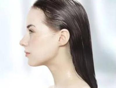 發(fā)膜在頭發(fā)上停留多久？正常發(fā)質(zhì)3到5分鐘