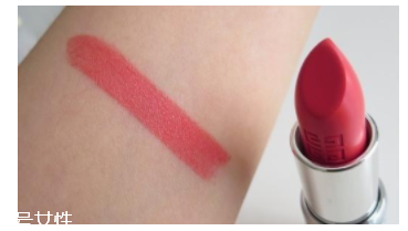 紀(jì)梵希小羊皮303和304哪個(gè)好？黃皮深唇選303