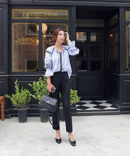 腳寬的女生穿什么高跟鞋？這幾款都很適合