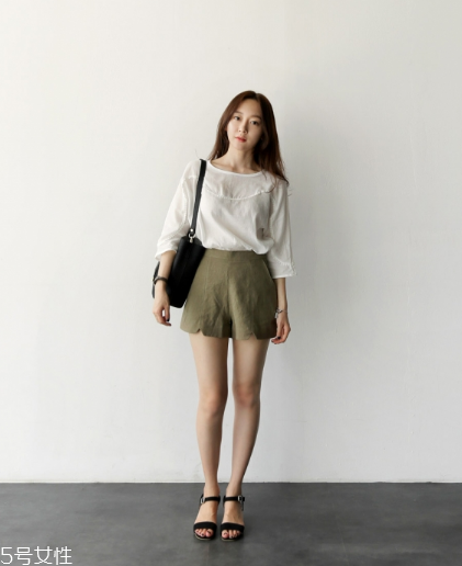 腳寬的女生穿什么高跟鞋？這幾款都很適合