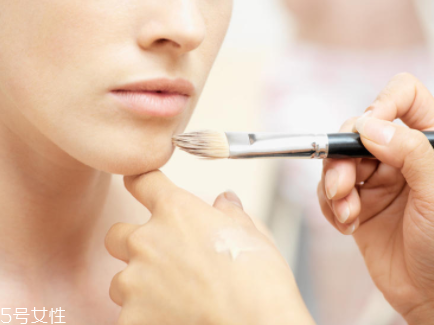 圣羅蘭超模光感粉底液色號怎么選？色號解析