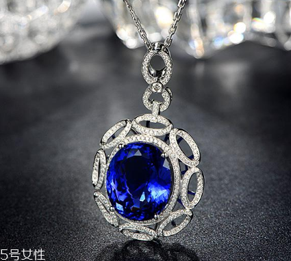 坦桑石多少錢一克拉？一般都在上千元