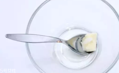 顯年輕的口紅色有哪些？TF黑管口紅溫柔又活潑