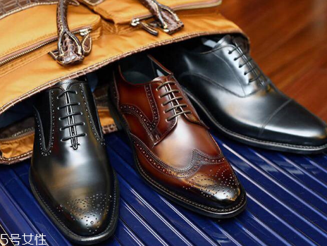 男生怎么穿顯得成熟？輕松塑造穩(wěn)重形象