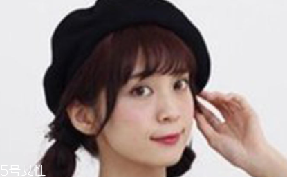 簡單扎發(fā)教程步驟圖解 5款2018年流行扎發(fā) 簡單扎發(fā)教程步驟圖解 5款2018年流行扎發(fā)