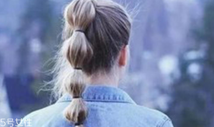 簡單扎發(fā)教程步驟圖解 5款2018年流行扎發(fā) 簡單扎發(fā)教程步驟圖解 5款2018年流行扎發(fā)