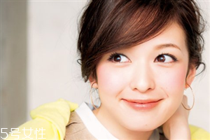 素顏霜用在哪個(gè)步驟 開封的素顏霜盡快使用完 素顏霜用在哪個(gè)步驟 開封的素顏霜盡快使用完