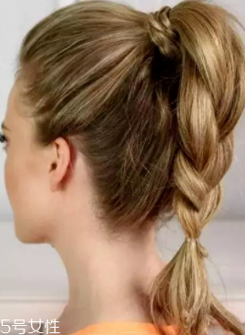 簡單扎發(fā)教程步驟圖解 5款2018年流行扎發(fā) 簡單扎發(fā)教程步驟圖解 5款2018年流行扎發(fā)