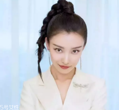 簡單扎發(fā)教程步驟圖解 5款2018年流行扎發(fā) 簡單扎發(fā)教程步驟圖解 5款2018年流行扎發(fā)