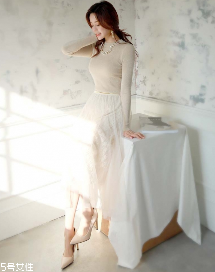 蕾絲長裙配什么鞋子？為你加足時髦指數(shù)