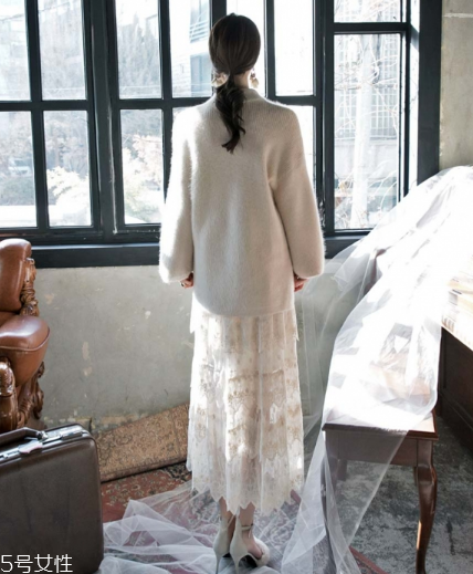 蕾絲長裙配什么鞋子？為你加足時(shí)髦指數(shù)