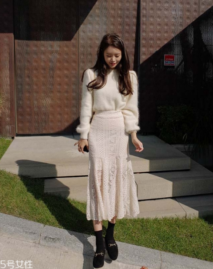 蕾絲長裙配什么鞋子？為你加足時髦指數(shù)