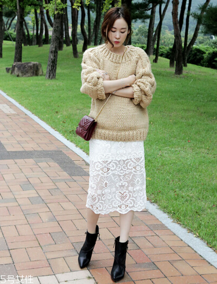 蕾絲長裙配什么鞋子？為你加足時(shí)髦指數(shù)