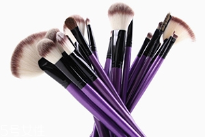 化妝刷買什么材質(zhì)的好？眼影刷用動(dòng)物毛更好