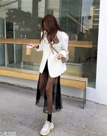 春天穿什么長裙好看？這幾款助你魅力激增