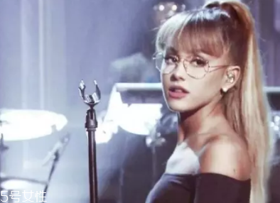 戴眼鏡怎么化妝好看？這么化妝比戴美瞳還美貌