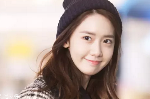 素顏霜和cc霜哪個(gè)先用 讓你的肌膚更加靚麗 素顏霜和cc霜哪個(gè)先用 讓你的肌膚更加靚麗