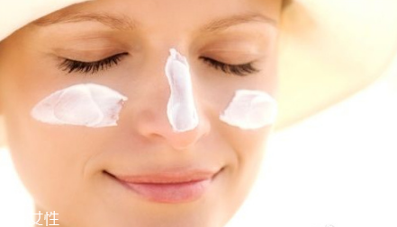 素顏霜和cc霜哪個(gè)先用 讓你的肌膚更加靚麗 素顏霜和cc霜哪個(gè)先用 讓你的肌膚更加靚麗