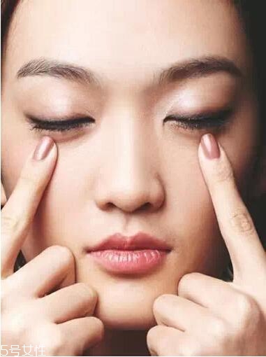 素顏霜和眼霜哪個先用 素顏霜和眼霜使用方法 素顏霜和眼霜哪個先用 素顏霜和眼霜使用方法