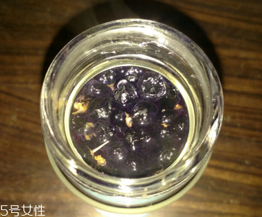 黑枸杞還還是紅枸杞好？各有千秋