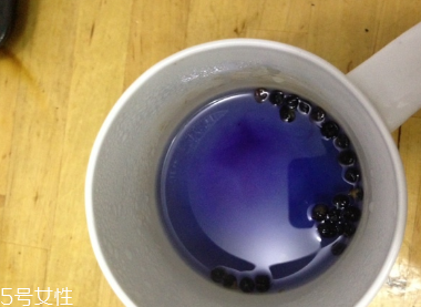 黑枸杞能和菊花一起泡嗎？這個搭配沒毛病