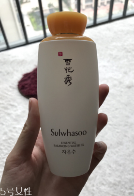 雪花秀平衡水和潤顏水哪個好？潤顏水是鎮(zhèn)店之寶