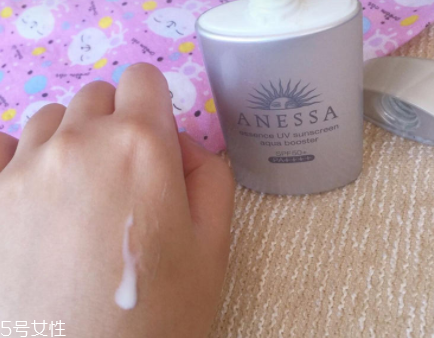 安耐曬銀瓶需要卸妝嗎？卸妝更安心