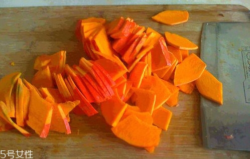 南瓜怎么切圖解 條塊片都好切 南瓜怎么切圖解 條塊片都好切