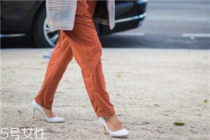 高跟鞋鞋跟太響怎么辦？走路太響這樣解決