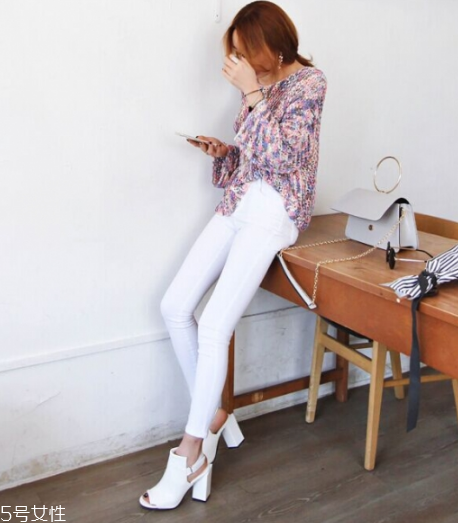 高跟鞋鞋頭蹭了怎么辦？三招修補破損鞋頭