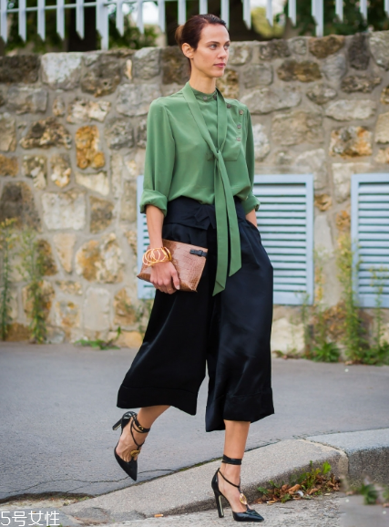 上班穿什么鞋子好看？干練時(shí)髦兼具